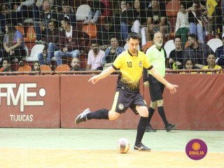 
<a style='margin-left: 5px;' class='btn btn-xs btn-social btn-facebook' href='https://www.facebook.com/sharer/sharer.php?u=https://boladovale.com.br/imgs/800-800-90/conteudo/fotos/1669/img6747.jpg' rel='popup' data-width='500' data-height='400'><i class='fa fa-facebook'></i>Compartilhar <span class='hidden-xs'>no Facebook</span>
</a> 
<a class='btn btn-default btn-xs' target='_blank' href='imgs/800-800-90/conteudo/fotos/1669/img6747.jpg'>
<span class='glyphicon glyphicon-cloud-download'></span> Salvar
</a> 
<span></span>
