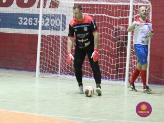 
<a style='margin-left: 5px;' class='btn btn-xs btn-social btn-facebook' href='https://www.facebook.com/sharer/sharer.php?u=https://boladovale.com.br/imgs/800-800-90/conteudo/fotos/1675/img8307.jpg' rel='popup' data-width='500' data-height='400'><i class='fa fa-facebook'></i>Compartilhar <span class='hidden-xs'>no Facebook</span>
</a> 
<a class='btn btn-default btn-xs' target='_blank' href='imgs/800-800-90/conteudo/fotos/1675/img8307.jpg'>
<span class='glyphicon glyphicon-cloud-download'></span> Salvar
</a> 
<span></span>