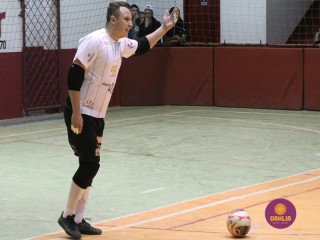 
<a style='margin-left: 5px;' class='btn btn-xs btn-social btn-facebook' href='https://www.facebook.com/sharer/sharer.php?u=https://boladovale.com.br/imgs/800-800-90/conteudo/fotos/1679/img8525.jpg' rel='popup' data-width='500' data-height='400'><i class='fa fa-facebook'></i>Compartilhar <span class='hidden-xs'>no Facebook</span>
</a> 
<a class='btn btn-default btn-xs' target='_blank' href='imgs/800-800-90/conteudo/fotos/1679/img8525.jpg'>
<span class='glyphicon glyphicon-cloud-download'></span> Salvar
</a> 
<span></span>