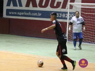 
<a style='margin-left: 5px;' class='btn btn-xs btn-social btn-facebook' href='https://www.facebook.com/sharer/sharer.php?u=https://boladovale.com.br/imgs/800-800-90/conteudo/fotos/1679/img8530.jpg' rel='popup' data-width='500' data-height='400'><i class='fa fa-facebook'></i>Compartilhar <span class='hidden-xs'>no Facebook</span>
</a> 
<a class='btn btn-default btn-xs' target='_blank' href='imgs/800-800-90/conteudo/fotos/1679/img8530.jpg'>
<span class='glyphicon glyphicon-cloud-download'></span> Salvar
</a> 
<span></span>