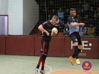 
<a style='margin-left: 5px;' class='btn btn-xs btn-social btn-facebook' href='https://www.facebook.com/sharer/sharer.php?u=https://boladovale.com.br/imgs/800-800-90/conteudo/fotos/1679/img8544.jpg' rel='popup' data-width='500' data-height='400'><i class='fa fa-facebook'></i>Compartilhar <span class='hidden-xs'>no Facebook</span>
</a> 
<a class='btn btn-default btn-xs' target='_blank' href='imgs/800-800-90/conteudo/fotos/1679/img8544.jpg'>
<span class='glyphicon glyphicon-cloud-download'></span> Salvar
</a> 
<span></span>
