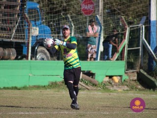 
<a style='margin-left: 5px;' class='btn btn-xs btn-social btn-facebook' href='https://www.facebook.com/sharer/sharer.php?u=https://boladovale.com.br/imgs/800-800-90/conteudo/fotos/1684/img9487.jpg' rel='popup' data-width='500' data-height='400'><i class='fa fa-facebook'></i>Compartilhar <span class='hidden-xs'>no Facebook</span>
</a> 
<a class='btn btn-default btn-xs' target='_blank' href='imgs/800-800-90/conteudo/fotos/1684/img9487.jpg'>
<span class='glyphicon glyphicon-cloud-download'></span> Salvar
</a> 
<span></span>