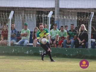 
<a style='margin-left: 5px;' class='btn btn-xs btn-social btn-facebook' href='https://www.facebook.com/sharer/sharer.php?u=https://boladovale.com.br/imgs/800-800-90/conteudo/fotos/1684/img9691.jpg' rel='popup' data-width='500' data-height='400'><i class='fa fa-facebook'></i>Compartilhar <span class='hidden-xs'>no Facebook</span>
</a> 
<a class='btn btn-default btn-xs' target='_blank' href='imgs/800-800-90/conteudo/fotos/1684/img9691.jpg'>
<span class='glyphicon glyphicon-cloud-download'></span> Salvar
</a> 
<span></span>