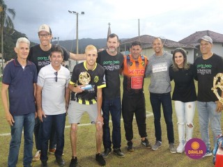 
<a style='margin-left: 5px;' class='btn btn-xs btn-social btn-facebook' href='https://www.facebook.com/sharer/sharer.php?u=https://boladovale.com.br/imgs/800-800-90/conteudo/fotos/1685/img9828.jpg' rel='popup' data-width='500' data-height='400'><i class='fa fa-facebook'></i>Compartilhar <span class='hidden-xs'>no Facebook</span>
</a> 
<a class='btn btn-default btn-xs' target='_blank' href='imgs/800-800-90/conteudo/fotos/1685/img9828.jpg'>
<span class='glyphicon glyphicon-cloud-download'></span> Salvar
</a> 
<span></span>