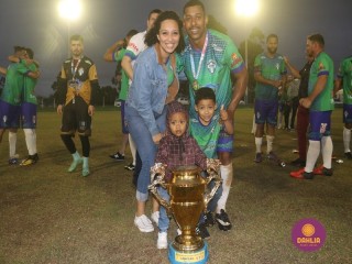 
<a style='margin-left: 5px;' class='btn btn-xs btn-social btn-facebook' href='https://www.facebook.com/sharer/sharer.php?u=https://boladovale.com.br/imgs/800-800-90/conteudo/fotos/1685/img9866.jpg' rel='popup' data-width='500' data-height='400'><i class='fa fa-facebook'></i>Compartilhar <span class='hidden-xs'>no Facebook</span>
</a> 
<a class='btn btn-default btn-xs' target='_blank' href='imgs/800-800-90/conteudo/fotos/1685/img9866.jpg'>
<span class='glyphicon glyphicon-cloud-download'></span> Salvar
</a> 
<span></span>