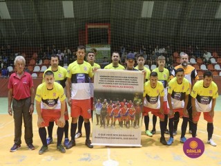 
<a style='margin-left: 5px;' class='btn btn-xs btn-social btn-facebook' href='https://www.facebook.com/sharer/sharer.php?u=https://boladovale.com.br/imgs/800-800-90/conteudo/fotos/1687/img9968.jpg' rel='popup' data-width='500' data-height='400'><i class='fa fa-facebook'></i>Compartilhar <span class='hidden-xs'>no Facebook</span>
</a> 
<a class='btn btn-default btn-xs' target='_blank' href='imgs/800-800-90/conteudo/fotos/1687/img9968.jpg'>
<span class='glyphicon glyphicon-cloud-download'></span> Salvar
</a> 
<span></span>
