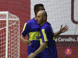 
<a style='margin-left: 5px;' class='btn btn-xs btn-social btn-facebook' href='https://www.facebook.com/sharer/sharer.php?u=https://boladovale.com.br/imgs/800-800-90/conteudo/fotos/1689/img0343.jpg' rel='popup' data-width='500' data-height='400'><i class='fa fa-facebook'></i>Compartilhar <span class='hidden-xs'>no Facebook</span>
</a> 
<a class='btn btn-default btn-xs' target='_blank' href='imgs/800-800-90/conteudo/fotos/1689/img0343.jpg'>
<span class='glyphicon glyphicon-cloud-download'></span> Salvar
</a> 
<span></span>