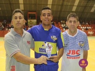 
<a style='margin-left: 5px;' class='btn btn-xs btn-social btn-facebook' href='https://www.facebook.com/sharer/sharer.php?u=https://boladovale.com.br/imgs/800-800-90/conteudo/fotos/1689/img0430.jpg' rel='popup' data-width='500' data-height='400'><i class='fa fa-facebook'></i>Compartilhar <span class='hidden-xs'>no Facebook</span>
</a> 
<a class='btn btn-default btn-xs' target='_blank' href='imgs/800-800-90/conteudo/fotos/1689/img0430.jpg'>
<span class='glyphicon glyphicon-cloud-download'></span> Salvar
</a> 
<span></span>