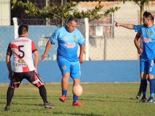 
<a style='margin-left: 5px;' class='btn btn-xs btn-social btn-facebook' href='https://www.facebook.com/sharer/sharer.php?u=https://boladovale.com.br/imgs/800-800-90/conteudo/fotos/1699/img7166.jpg' rel='popup' data-width='500' data-height='400'><i class='fa fa-facebook'></i>Compartilhar <span class='hidden-xs'>no Facebook</span>
</a> 
<a class='btn btn-default btn-xs' target='_blank' href='imgs/800-800-90/conteudo/fotos/1699/img7166.jpg'>
<span class='glyphicon glyphicon-cloud-download'></span> Salvar
</a> 
<span></span>