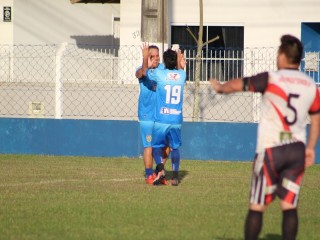 
<a style='margin-left: 5px;' class='btn btn-xs btn-social btn-facebook' href='https://www.facebook.com/sharer/sharer.php?u=https://boladovale.com.br/imgs/800-800-90/conteudo/fotos/1699/img7181.jpg' rel='popup' data-width='500' data-height='400'><i class='fa fa-facebook'></i>Compartilhar <span class='hidden-xs'>no Facebook</span>
</a> 
<a class='btn btn-default btn-xs' target='_blank' href='imgs/800-800-90/conteudo/fotos/1699/img7181.jpg'>
<span class='glyphicon glyphicon-cloud-download'></span> Salvar
</a> 
<span></span>