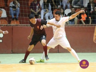 
<a style='margin-left: 5px;' class='btn btn-xs btn-social btn-facebook' href='https://www.facebook.com/sharer/sharer.php?u=https://boladovale.com.br/imgs/800-800-90/conteudo/fotos/1702/img1109.jpg' rel='popup' data-width='500' data-height='400'><i class='fa fa-facebook'></i>Compartilhar <span class='hidden-xs'>no Facebook</span>
</a> 
<a class='btn btn-default btn-xs' target='_blank' href='imgs/800-800-90/conteudo/fotos/1702/img1109.jpg'>
<span class='glyphicon glyphicon-cloud-download'></span> Salvar
</a> 
<span></span>