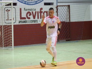 
<a style='margin-left: 5px;' class='btn btn-xs btn-social btn-facebook' href='https://www.facebook.com/sharer/sharer.php?u=https://boladovale.com.br/imgs/800-800-90/conteudo/fotos/1711/img2517.jpg' rel='popup' data-width='500' data-height='400'><i class='fa fa-facebook'></i>Compartilhar <span class='hidden-xs'>no Facebook</span>
</a> 
<a class='btn btn-default btn-xs' target='_blank' href='imgs/800-800-90/conteudo/fotos/1711/img2517.jpg'>
<span class='glyphicon glyphicon-cloud-download'></span> Salvar
</a> 
<span></span>