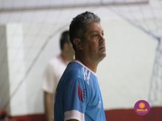 
<a style='margin-left: 5px;' class='btn btn-xs btn-social btn-facebook' href='https://www.facebook.com/sharer/sharer.php?u=https://boladovale.com.br/imgs/800-800-90/conteudo/fotos/1711/img2533.jpg' rel='popup' data-width='500' data-height='400'><i class='fa fa-facebook'></i>Compartilhar <span class='hidden-xs'>no Facebook</span>
</a> 
<a class='btn btn-default btn-xs' target='_blank' href='imgs/800-800-90/conteudo/fotos/1711/img2533.jpg'>
<span class='glyphicon glyphicon-cloud-download'></span> Salvar
</a> 
<span></span>