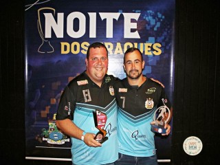 
<a style='margin-left: 5px;' class='btn btn-xs btn-social btn-facebook' href='https://www.facebook.com/sharer/sharer.php?u=https://boladovale.com.br/imgs/800-800-90/conteudo/fotos/1725/img7854.jpg' rel='popup' data-width='500' data-height='400'><i class='fa fa-facebook'></i>Compartilhar <span class='hidden-xs'>no Facebook</span>
</a> 
<a class='btn btn-default btn-xs' target='_blank' href='imgs/800-800-90/conteudo/fotos/1725/img7854.jpg'>
<span class='glyphicon glyphicon-cloud-download'></span> Salvar
</a> 
<span></span>