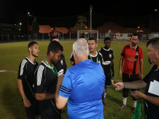 
<a style='margin-left: 5px;' class='btn btn-xs btn-social btn-facebook' href='https://www.facebook.com/sharer/sharer.php?u=https://boladovale.com.br/imgs/800-800-90/conteudo/fotos/1726/img0532.jpg' rel='popup' data-width='500' data-height='400'><i class='fa fa-facebook'></i>Compartilhar <span class='hidden-xs'>no Facebook</span>
</a> 
<a class='btn btn-default btn-xs' target='_blank' href='imgs/800-800-90/conteudo/fotos/1726/img0532.jpg'>
<span class='glyphicon glyphicon-cloud-download'></span> Salvar
</a> 
<span></span>