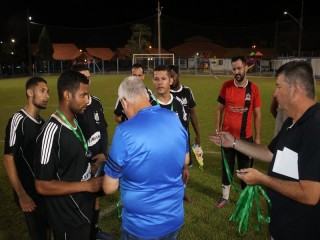 
<a style='margin-left: 5px;' class='btn btn-xs btn-social btn-facebook' href='https://www.facebook.com/sharer/sharer.php?u=https://boladovale.com.br/imgs/800-800-90/conteudo/fotos/1726/img0533.jpg' rel='popup' data-width='500' data-height='400'><i class='fa fa-facebook'></i>Compartilhar <span class='hidden-xs'>no Facebook</span>
</a> 
<a class='btn btn-default btn-xs' target='_blank' href='imgs/800-800-90/conteudo/fotos/1726/img0533.jpg'>
<span class='glyphicon glyphicon-cloud-download'></span> Salvar
</a> 
<span></span>