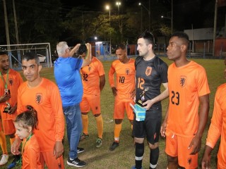 
<a style='margin-left: 5px;' class='btn btn-xs btn-social btn-facebook' href='https://www.facebook.com/sharer/sharer.php?u=https://boladovale.com.br/imgs/800-800-90/conteudo/fotos/1726/img0541.jpg' rel='popup' data-width='500' data-height='400'><i class='fa fa-facebook'></i>Compartilhar <span class='hidden-xs'>no Facebook</span>
</a> 
<a class='btn btn-default btn-xs' target='_blank' href='imgs/800-800-90/conteudo/fotos/1726/img0541.jpg'>
<span class='glyphicon glyphicon-cloud-download'></span> Salvar
</a> 
<span></span>