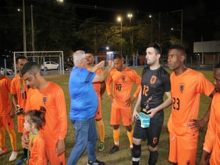 
<a style='margin-left: 5px;' class='btn btn-xs btn-social btn-facebook' href='https://www.facebook.com/sharer/sharer.php?u=https://boladovale.com.br/imgs/800-800-90/conteudo/fotos/1726/img0542.jpg' rel='popup' data-width='500' data-height='400'><i class='fa fa-facebook'></i>Compartilhar <span class='hidden-xs'>no Facebook</span>
</a> 
<a class='btn btn-default btn-xs' target='_blank' href='imgs/800-800-90/conteudo/fotos/1726/img0542.jpg'>
<span class='glyphicon glyphicon-cloud-download'></span> Salvar
</a> 
<span></span>