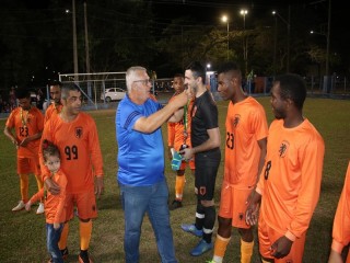 
<a style='margin-left: 5px;' class='btn btn-xs btn-social btn-facebook' href='https://www.facebook.com/sharer/sharer.php?u=https://boladovale.com.br/imgs/800-800-90/conteudo/fotos/1726/img0544.jpg' rel='popup' data-width='500' data-height='400'><i class='fa fa-facebook'></i>Compartilhar <span class='hidden-xs'>no Facebook</span>
</a> 
<a class='btn btn-default btn-xs' target='_blank' href='imgs/800-800-90/conteudo/fotos/1726/img0544.jpg'>
<span class='glyphicon glyphicon-cloud-download'></span> Salvar
</a> 
<span></span>