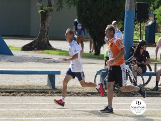 
<a style='margin-left: 5px;' class='btn btn-xs btn-social btn-facebook' href='https://www.facebook.com/sharer/sharer.php?u=https://boladovale.com.br/imgs/800-800-90/conteudo/fotos/1736/img9307.jpg' rel='popup' data-width='500' data-height='400'><i class='fa fa-facebook'></i>Compartilhar <span class='hidden-xs'>no Facebook</span>
</a> 
<a class='btn btn-default btn-xs' target='_blank' href='imgs/800-800-90/conteudo/fotos/1736/img9307.jpg'>
<span class='glyphicon glyphicon-cloud-download'></span> Salvar
</a> 
<span></span>