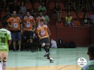 
<a style='margin-left: 5px;' class='btn btn-xs btn-social btn-facebook' href='https://www.facebook.com/sharer/sharer.php?u=https://boladovale.com.br/imgs/800-800-90/conteudo/fotos/1753/img0647.jpg' rel='popup' data-width='500' data-height='400'><i class='fa fa-facebook'></i>Compartilhar <span class='hidden-xs'>no Facebook</span>
</a> 
<a class='btn btn-default btn-xs' target='_blank' href='imgs/800-800-90/conteudo/fotos/1753/img0647.jpg'>
<span class='glyphicon glyphicon-cloud-download'></span> Salvar
</a> 
<span></span>