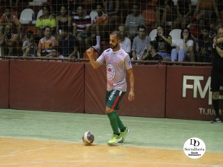 
<a style='margin-left: 5px;' class='btn btn-xs btn-social btn-facebook' href='https://www.facebook.com/sharer/sharer.php?u=https://boladovale.com.br/imgs/800-800-90/conteudo/fotos/1754/img0702.jpg' rel='popup' data-width='500' data-height='400'><i class='fa fa-facebook'></i>Compartilhar <span class='hidden-xs'>no Facebook</span>
</a> 
<a class='btn btn-default btn-xs' target='_blank' href='imgs/800-800-90/conteudo/fotos/1754/img0702.jpg'>
<span class='glyphicon glyphicon-cloud-download'></span> Salvar
</a> 
<span></span>