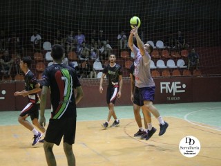 
<a style='margin-left: 5px;' class='btn btn-xs btn-social btn-facebook' href='https://www.facebook.com/sharer/sharer.php?u=https://boladovale.com.br/imgs/800-800-90/conteudo/fotos/1757/img0901.jpg' rel='popup' data-width='500' data-height='400'><i class='fa fa-facebook'></i>Compartilhar <span class='hidden-xs'>no Facebook</span>
</a> 
<a class='btn btn-default btn-xs' target='_blank' href='imgs/800-800-90/conteudo/fotos/1757/img0901.jpg'>
<span class='glyphicon glyphicon-cloud-download'></span> Salvar
</a> 
<span></span>