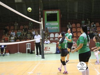 
<a style='margin-left: 5px;' class='btn btn-xs btn-social btn-facebook' href='https://www.facebook.com/sharer/sharer.php?u=https://boladovale.com.br/imgs/800-800-90/conteudo/fotos/1787/img3423.jpg' rel='popup' data-width='500' data-height='400'><i class='fa fa-facebook'></i>Compartilhar <span class='hidden-xs'>no Facebook</span>
</a> 
<a class='btn btn-default btn-xs' target='_blank' href='imgs/800-800-90/conteudo/fotos/1787/img3423.jpg'>
<span class='glyphicon glyphicon-cloud-download'></span> Salvar
</a> 
<span></span>