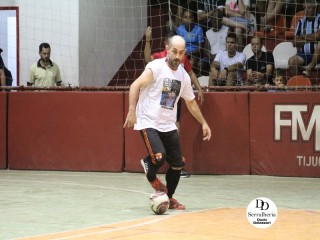
<a style='margin-left: 5px;' class='btn btn-xs btn-social btn-facebook' href='https://www.facebook.com/sharer/sharer.php?u=https://boladovale.com.br/imgs/800-800-90/conteudo/fotos/1790/img2526.jpg' rel='popup' data-width='500' data-height='400'><i class='fa fa-facebook'></i>Compartilhar <span class='hidden-xs'>no Facebook</span>
</a> 
<a class='btn btn-default btn-xs' target='_blank' href='imgs/800-800-90/conteudo/fotos/1790/img2526.jpg'>
<span class='glyphicon glyphicon-cloud-download'></span> Salvar
</a> 
<span></span>