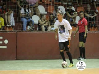 
<a style='margin-left: 5px;' class='btn btn-xs btn-social btn-facebook' href='https://www.facebook.com/sharer/sharer.php?u=https://boladovale.com.br/imgs/800-800-90/conteudo/fotos/1790/img2565.jpg' rel='popup' data-width='500' data-height='400'><i class='fa fa-facebook'></i>Compartilhar <span class='hidden-xs'>no Facebook</span>
</a> 
<a class='btn btn-default btn-xs' target='_blank' href='imgs/800-800-90/conteudo/fotos/1790/img2565.jpg'>
<span class='glyphicon glyphicon-cloud-download'></span> Salvar
</a> 
<span></span>