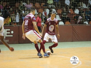 
<a style='margin-left: 5px;' class='btn btn-xs btn-social btn-facebook' href='https://www.facebook.com/sharer/sharer.php?u=https://boladovale.com.br/imgs/800-800-90/conteudo/fotos/1790/img2567.jpg' rel='popup' data-width='500' data-height='400'><i class='fa fa-facebook'></i>Compartilhar <span class='hidden-xs'>no Facebook</span>
</a> 
<a class='btn btn-default btn-xs' target='_blank' href='imgs/800-800-90/conteudo/fotos/1790/img2567.jpg'>
<span class='glyphicon glyphicon-cloud-download'></span> Salvar
</a> 
<span></span>