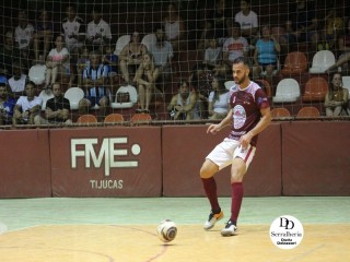 
<a style='margin-left: 5px;' class='btn btn-xs btn-social btn-facebook' href='https://www.facebook.com/sharer/sharer.php?u=https://boladovale.com.br/imgs/800-800-90/conteudo/fotos/1790/img2576.jpg' rel='popup' data-width='500' data-height='400'><i class='fa fa-facebook'></i>Compartilhar <span class='hidden-xs'>no Facebook</span>
</a> 
<a class='btn btn-default btn-xs' target='_blank' href='imgs/800-800-90/conteudo/fotos/1790/img2576.jpg'>
<span class='glyphicon glyphicon-cloud-download'></span> Salvar
</a> 
<span></span>