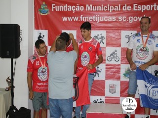 
<a style='margin-left: 5px;' class='btn btn-xs btn-social btn-facebook' href='https://www.facebook.com/sharer/sharer.php?u=https://boladovale.com.br/imgs/800-800-90/conteudo/fotos/1794/img3787.jpg' rel='popup' data-width='500' data-height='400'><i class='fa fa-facebook'></i>Compartilhar <span class='hidden-xs'>no Facebook</span>
</a> 
<a class='btn btn-default btn-xs' target='_blank' href='imgs/800-800-90/conteudo/fotos/1794/img3787.jpg'>
<span class='glyphicon glyphicon-cloud-download'></span> Salvar
</a> 
<span></span>