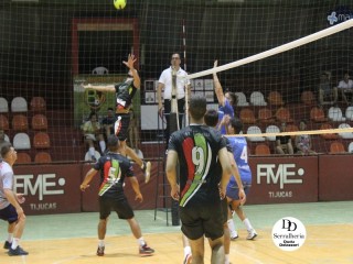 
<a style='margin-left: 5px;' class='btn btn-xs btn-social btn-facebook' href='https://www.facebook.com/sharer/sharer.php?u=https://boladovale.com.br/imgs/800-800-90/conteudo/fotos/1795/img3035.jpg' rel='popup' data-width='500' data-height='400'><i class='fa fa-facebook'></i>Compartilhar <span class='hidden-xs'>no Facebook</span>
</a> 
<a class='btn btn-default btn-xs' target='_blank' href='imgs/800-800-90/conteudo/fotos/1795/img3035.jpg'>
<span class='glyphicon glyphicon-cloud-download'></span> Salvar
</a> 
<span></span>