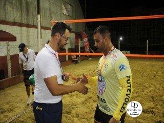 
<a style='margin-left: 5px;' class='btn btn-xs btn-social btn-facebook' href='https://www.facebook.com/sharer/sharer.php?u=https://boladovale.com.br/imgs/800-800-90/conteudo/fotos/1805/img4929.jpg' rel='popup' data-width='500' data-height='400'><i class='fa fa-facebook'></i>Compartilhar <span class='hidden-xs'>no Facebook</span>
</a> 
<a class='btn btn-default btn-xs' target='_blank' href='imgs/800-800-90/conteudo/fotos/1805/img4929.jpg'>
<span class='glyphicon glyphicon-cloud-download'></span> Salvar
</a> 
<span></span>