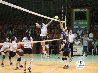 
<a style='margin-left: 5px;' class='btn btn-xs btn-social btn-facebook' href='https://www.facebook.com/sharer/sharer.php?u=https://boladovale.com.br/imgs/800-800-90/conteudo/fotos/1806/img5183.jpg' rel='popup' data-width='500' data-height='400'><i class='fa fa-facebook'></i>Compartilhar <span class='hidden-xs'>no Facebook</span>
</a> 
<a class='btn btn-default btn-xs' target='_blank' href='imgs/800-800-90/conteudo/fotos/1806/img5183.jpg'>
<span class='glyphicon glyphicon-cloud-download'></span> Salvar
</a> 
<span></span>