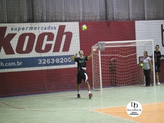 
<a style='margin-left: 5px;' class='btn btn-xs btn-social btn-facebook' href='https://www.facebook.com/sharer/sharer.php?u=https://boladovale.com.br/imgs/800-800-90/conteudo/fotos/1807/img5392.jpg' rel='popup' data-width='500' data-height='400'><i class='fa fa-facebook'></i>Compartilhar <span class='hidden-xs'>no Facebook</span>
</a> 
<a class='btn btn-default btn-xs' target='_blank' href='imgs/800-800-90/conteudo/fotos/1807/img5392.jpg'>
<span class='glyphicon glyphicon-cloud-download'></span> Salvar
</a> 
<span></span>