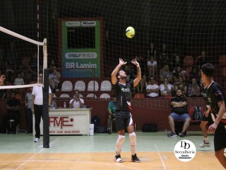 
<a style='margin-left: 5px;' class='btn btn-xs btn-social btn-facebook' href='https://www.facebook.com/sharer/sharer.php?u=https://boladovale.com.br/imgs/800-800-90/conteudo/fotos/1807/img5397.jpg' rel='popup' data-width='500' data-height='400'><i class='fa fa-facebook'></i>Compartilhar <span class='hidden-xs'>no Facebook</span>
</a> 
<a class='btn btn-default btn-xs' target='_blank' href='imgs/800-800-90/conteudo/fotos/1807/img5397.jpg'>
<span class='glyphicon glyphicon-cloud-download'></span> Salvar
</a> 
<span></span>