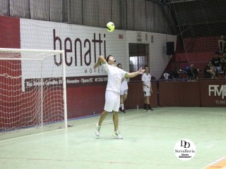 
<a style='margin-left: 5px;' class='btn btn-xs btn-social btn-facebook' href='https://www.facebook.com/sharer/sharer.php?u=https://boladovale.com.br/imgs/800-800-90/conteudo/fotos/1807/img5421.jpg' rel='popup' data-width='500' data-height='400'><i class='fa fa-facebook'></i>Compartilhar <span class='hidden-xs'>no Facebook</span>
</a> 
<a class='btn btn-default btn-xs' target='_blank' href='imgs/800-800-90/conteudo/fotos/1807/img5421.jpg'>
<span class='glyphicon glyphicon-cloud-download'></span> Salvar
</a> 
<span></span>