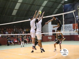
<a style='margin-left: 5px;' class='btn btn-xs btn-social btn-facebook' href='https://www.facebook.com/sharer/sharer.php?u=https://boladovale.com.br/imgs/800-800-90/conteudo/fotos/1807/img5425.jpg' rel='popup' data-width='500' data-height='400'><i class='fa fa-facebook'></i>Compartilhar <span class='hidden-xs'>no Facebook</span>
</a> 
<a class='btn btn-default btn-xs' target='_blank' href='imgs/800-800-90/conteudo/fotos/1807/img5425.jpg'>
<span class='glyphicon glyphicon-cloud-download'></span> Salvar
</a> 
<span></span>