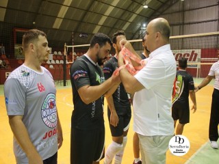 
<a style='margin-left: 5px;' class='btn btn-xs btn-social btn-facebook' href='https://www.facebook.com/sharer/sharer.php?u=https://boladovale.com.br/imgs/800-800-90/conteudo/fotos/1807/img5461.jpg' rel='popup' data-width='500' data-height='400'><i class='fa fa-facebook'></i>Compartilhar <span class='hidden-xs'>no Facebook</span>
</a> 
<a class='btn btn-default btn-xs' target='_blank' href='imgs/800-800-90/conteudo/fotos/1807/img5461.jpg'>
<span class='glyphicon glyphicon-cloud-download'></span> Salvar
</a> 
<span></span>