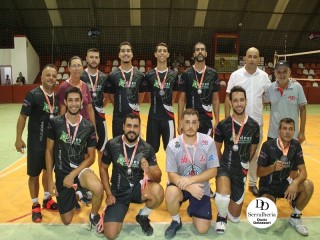 
<a style='margin-left: 5px;' class='btn btn-xs btn-social btn-facebook' href='https://www.facebook.com/sharer/sharer.php?u=https://boladovale.com.br/imgs/800-800-90/conteudo/fotos/1807/img5468.jpg' rel='popup' data-width='500' data-height='400'><i class='fa fa-facebook'></i>Compartilhar <span class='hidden-xs'>no Facebook</span>
</a> 
<a class='btn btn-default btn-xs' target='_blank' href='imgs/800-800-90/conteudo/fotos/1807/img5468.jpg'>
<span class='glyphicon glyphicon-cloud-download'></span> Salvar
</a> 
<span></span>