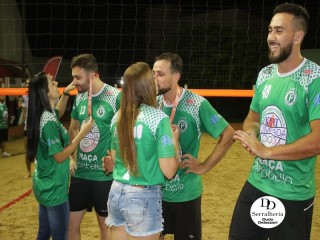 
<a style='margin-left: 5px;' class='btn btn-xs btn-social btn-facebook' href='https://www.facebook.com/sharer/sharer.php?u=https://boladovale.com.br/imgs/800-800-90/conteudo/fotos/1809/img5931.jpg' rel='popup' data-width='500' data-height='400'><i class='fa fa-facebook'></i>Compartilhar <span class='hidden-xs'>no Facebook</span>
</a> 
<a class='btn btn-default btn-xs' target='_blank' href='imgs/800-800-90/conteudo/fotos/1809/img5931.jpg'>
<span class='glyphicon glyphicon-cloud-download'></span> Salvar
</a> 
<span></span>