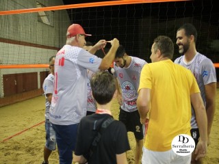 
<a style='margin-left: 5px;' class='btn btn-xs btn-social btn-facebook' href='https://www.facebook.com/sharer/sharer.php?u=https://boladovale.com.br/imgs/800-800-90/conteudo/fotos/1809/img5942.jpg' rel='popup' data-width='500' data-height='400'><i class='fa fa-facebook'></i>Compartilhar <span class='hidden-xs'>no Facebook</span>
</a> 
<a class='btn btn-default btn-xs' target='_blank' href='imgs/800-800-90/conteudo/fotos/1809/img5942.jpg'>
<span class='glyphicon glyphicon-cloud-download'></span> Salvar
</a> 
<span></span>