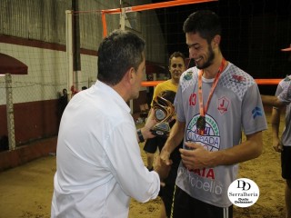 
<a style='margin-left: 5px;' class='btn btn-xs btn-social btn-facebook' href='https://www.facebook.com/sharer/sharer.php?u=https://boladovale.com.br/imgs/800-800-90/conteudo/fotos/1809/img5945.jpg' rel='popup' data-width='500' data-height='400'><i class='fa fa-facebook'></i>Compartilhar <span class='hidden-xs'>no Facebook</span>
</a> 
<a class='btn btn-default btn-xs' target='_blank' href='imgs/800-800-90/conteudo/fotos/1809/img5945.jpg'>
<span class='glyphicon glyphicon-cloud-download'></span> Salvar
</a> 
<span></span>