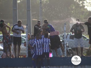 
<a style='margin-left: 5px;' class='btn btn-xs btn-social btn-facebook' href='https://www.facebook.com/sharer/sharer.php?u=https://boladovale.com.br/imgs/800-800-90/conteudo/fotos/1817/img5545.jpg' rel='popup' data-width='500' data-height='400'><i class='fa fa-facebook'></i>Compartilhar <span class='hidden-xs'>no Facebook</span>
</a> 
<a class='btn btn-default btn-xs' target='_blank' href='imgs/800-800-90/conteudo/fotos/1817/img5545.jpg'>
<span class='glyphicon glyphicon-cloud-download'></span> Salvar
</a> 
<span></span>