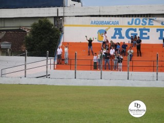 
<a style='margin-left: 5px;' class='btn btn-xs btn-social btn-facebook' href='https://www.facebook.com/sharer/sharer.php?u=https://boladovale.com.br/imgs/800-800-90/conteudo/fotos/1835/img9064.jpg' rel='popup' data-width='500' data-height='400'><i class='fa fa-facebook'></i>Compartilhar <span class='hidden-xs'>no Facebook</span>
</a> 
<a class='btn btn-default btn-xs' target='_blank' href='imgs/800-800-90/conteudo/fotos/1835/img9064.jpg'>
<span class='glyphicon glyphicon-cloud-download'></span> Salvar
</a> 
<span></span>