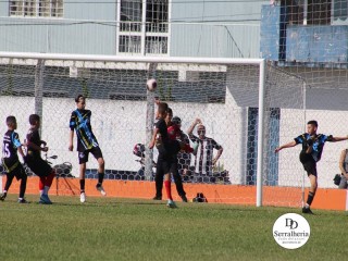 
<a style='margin-left: 5px;' class='btn btn-xs btn-social btn-facebook' href='https://www.facebook.com/sharer/sharer.php?u=https://boladovale.com.br/imgs/800-800-90/conteudo/fotos/1841/img0113.jpg' rel='popup' data-width='500' data-height='400'><i class='fa fa-facebook'></i>Compartilhar <span class='hidden-xs'>no Facebook</span>
</a> 
<a class='btn btn-default btn-xs' target='_blank' href='imgs/800-800-90/conteudo/fotos/1841/img0113.jpg'>
<span class='glyphicon glyphicon-cloud-download'></span> Salvar
</a> 
<span></span>