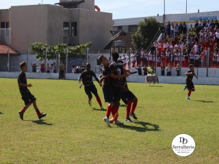 
<a style='margin-left: 5px;' class='btn btn-xs btn-social btn-facebook' href='https://www.facebook.com/sharer/sharer.php?u=https://boladovale.com.br/imgs/800-800-90/conteudo/fotos/1841/img0344.jpg' rel='popup' data-width='500' data-height='400'><i class='fa fa-facebook'></i>Compartilhar <span class='hidden-xs'>no Facebook</span>
</a> 
<a class='btn btn-default btn-xs' target='_blank' href='imgs/800-800-90/conteudo/fotos/1841/img0344.jpg'>
<span class='glyphicon glyphicon-cloud-download'></span> Salvar
</a> 
<span></span>