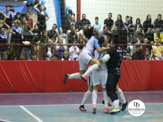 
<a style='margin-left: 5px;' class='btn btn-xs btn-social btn-facebook' href='https://www.facebook.com/sharer/sharer.php?u=https://boladovale.com.br/imgs/800-800-90/conteudo/fotos/1869/img6285.jpg' rel='popup' data-width='500' data-height='400'><i class='fa fa-facebook'></i>Compartilhar <span class='hidden-xs'>no Facebook</span>
</a> 
<a class='btn btn-default btn-xs' target='_blank' href='imgs/800-800-90/conteudo/fotos/1869/img6285.jpg'>
<span class='glyphicon glyphicon-cloud-download'></span> Salvar
</a> 
<span></span>